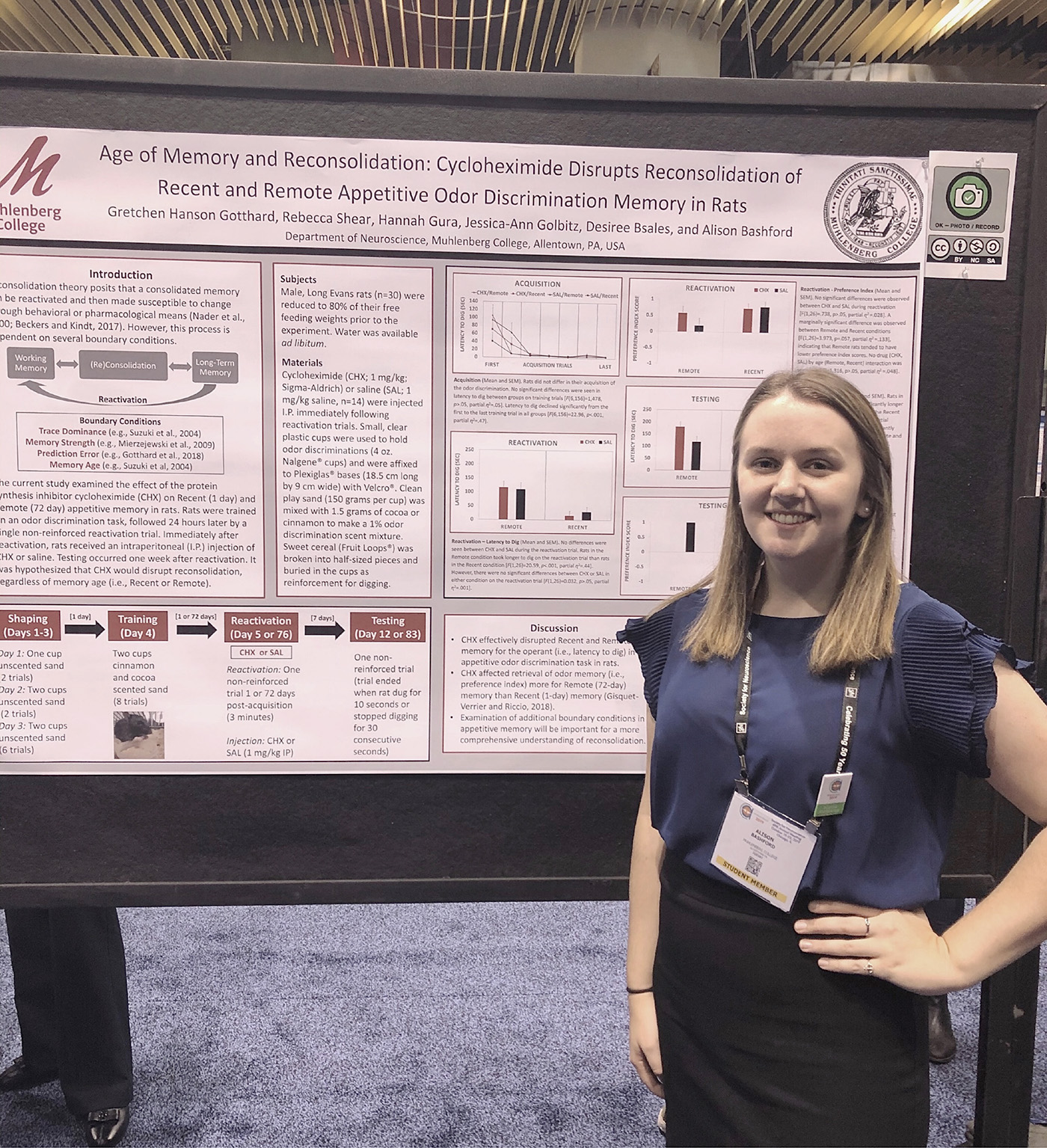Alison Bashford '20 presents findings of her group's research into memory in rats, at the Society for Neuroscience conference in Chicago
